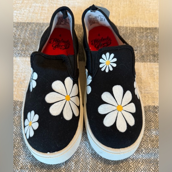 Daisy Hand Painted Girls SZ 4 Slip On Sneakers Art to Wear One of a Kind New - Picture 2 of 9